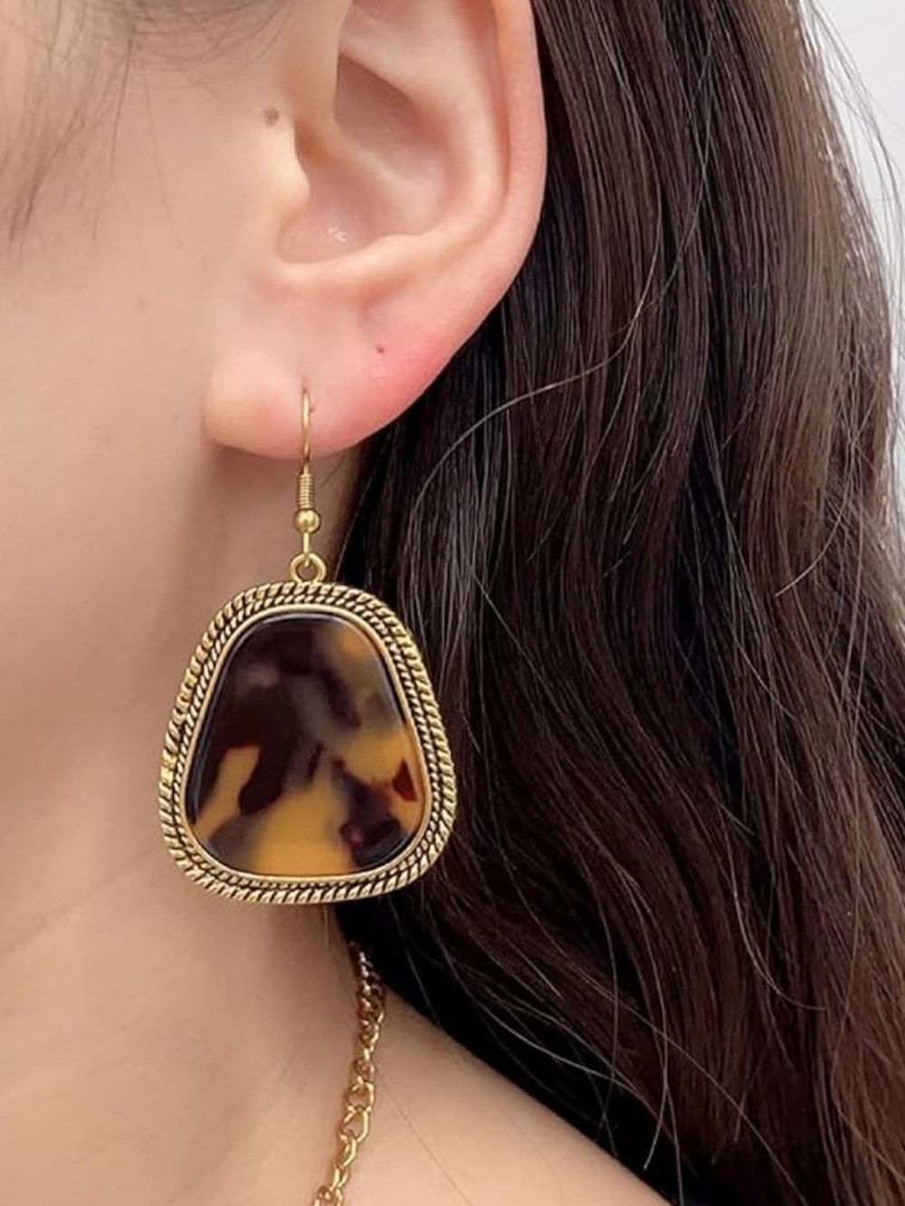 Anthropologie Tortoiseshell-Style Gold Tone Necklace and Earrings Set - Picture 3 of 6